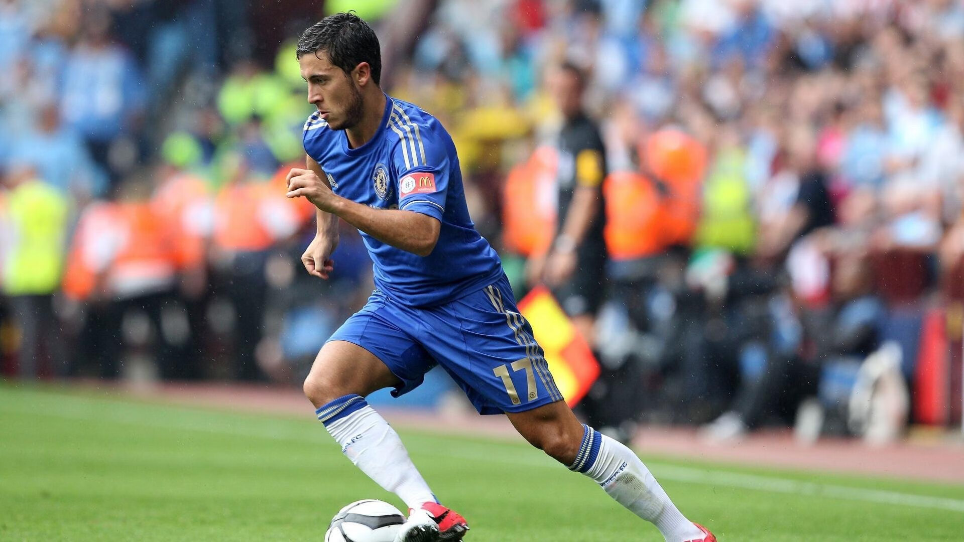 使用虚拟现实进行战术训练逐渐普及，虚拟现实战是利用虚拟现实技术创造的